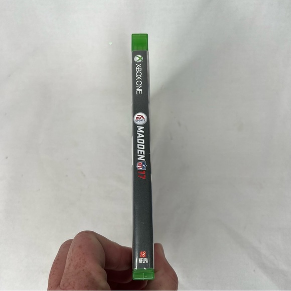 Madden NFL 17 XBOX ONE Used Great Condition Complete. - Picture 2 of 5